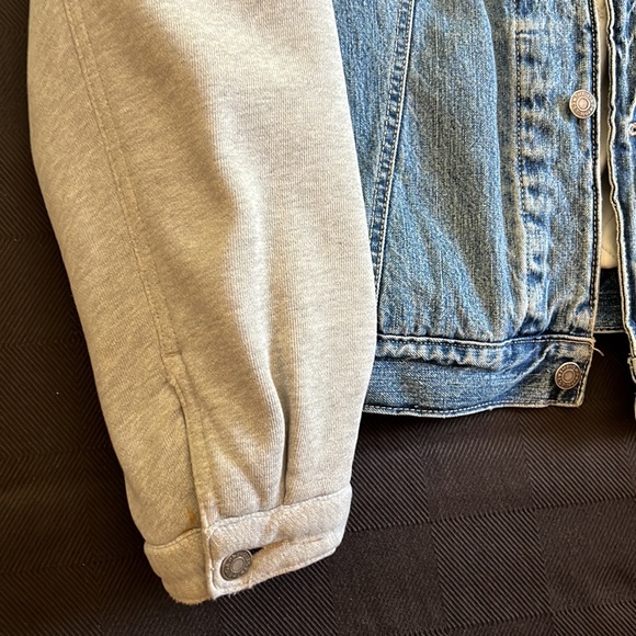 Mid weight denim Varsity jacket - ends a bit below the waist! - Picture 3 of 10